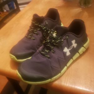 Under armour youth size 7 shoes